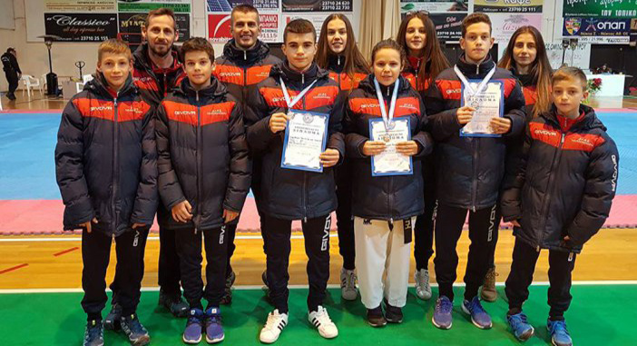 Φωτογραφία των μαθητών στο Β' Κύπελλο Ελλάδος.